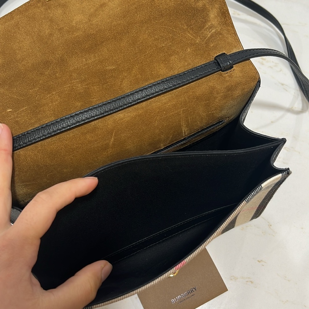 Brand new Burberry bag - Picture 8 of 9